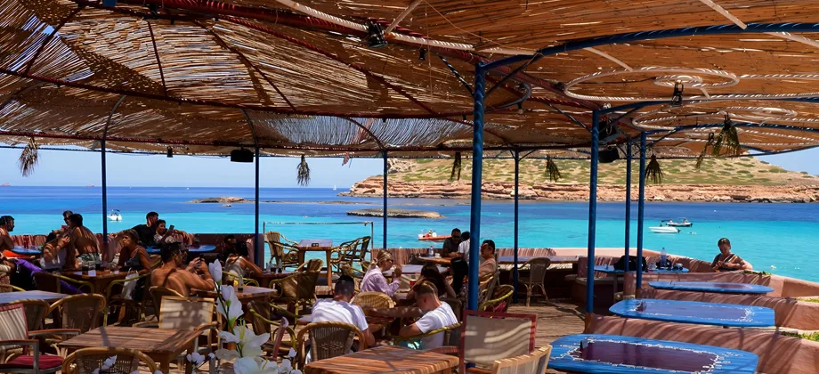 restaurantes con vista al mar en Ibiza
